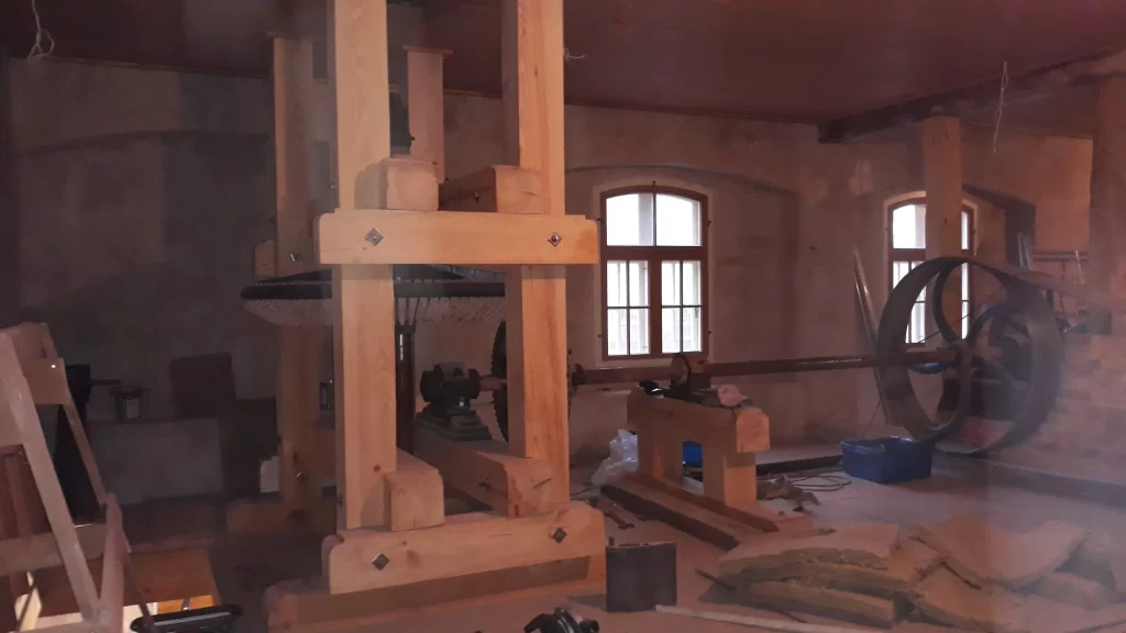 Suvirinimas, laiptai, tekinimas, medžio tekinimas, statyba