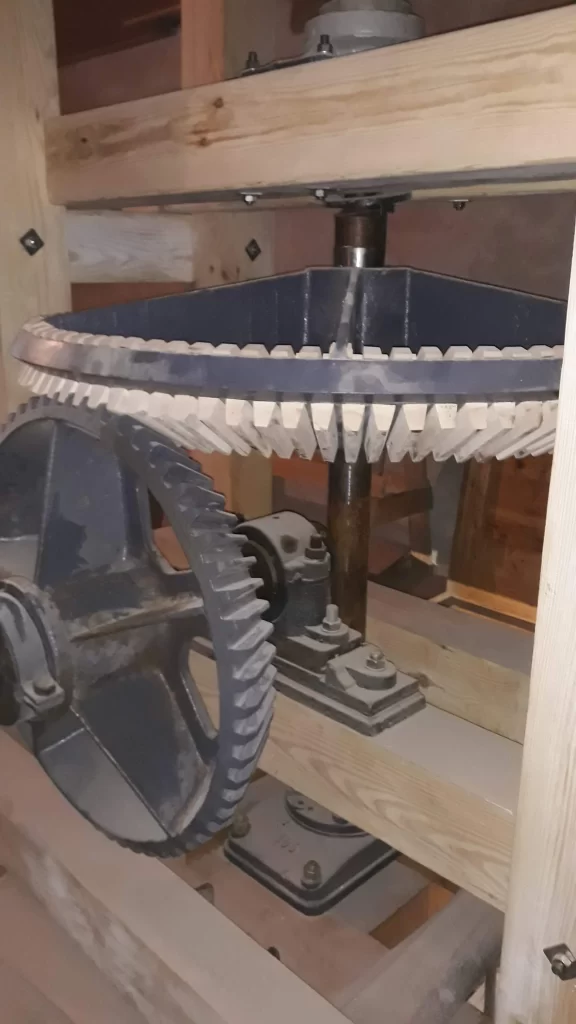 Suvirinimas, laiptai, tekinimas, medžio tekinimas, statyba