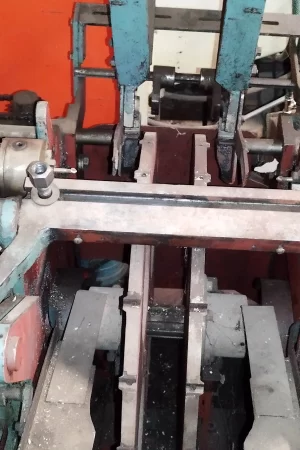 Metalo strypų galų apdirbimas